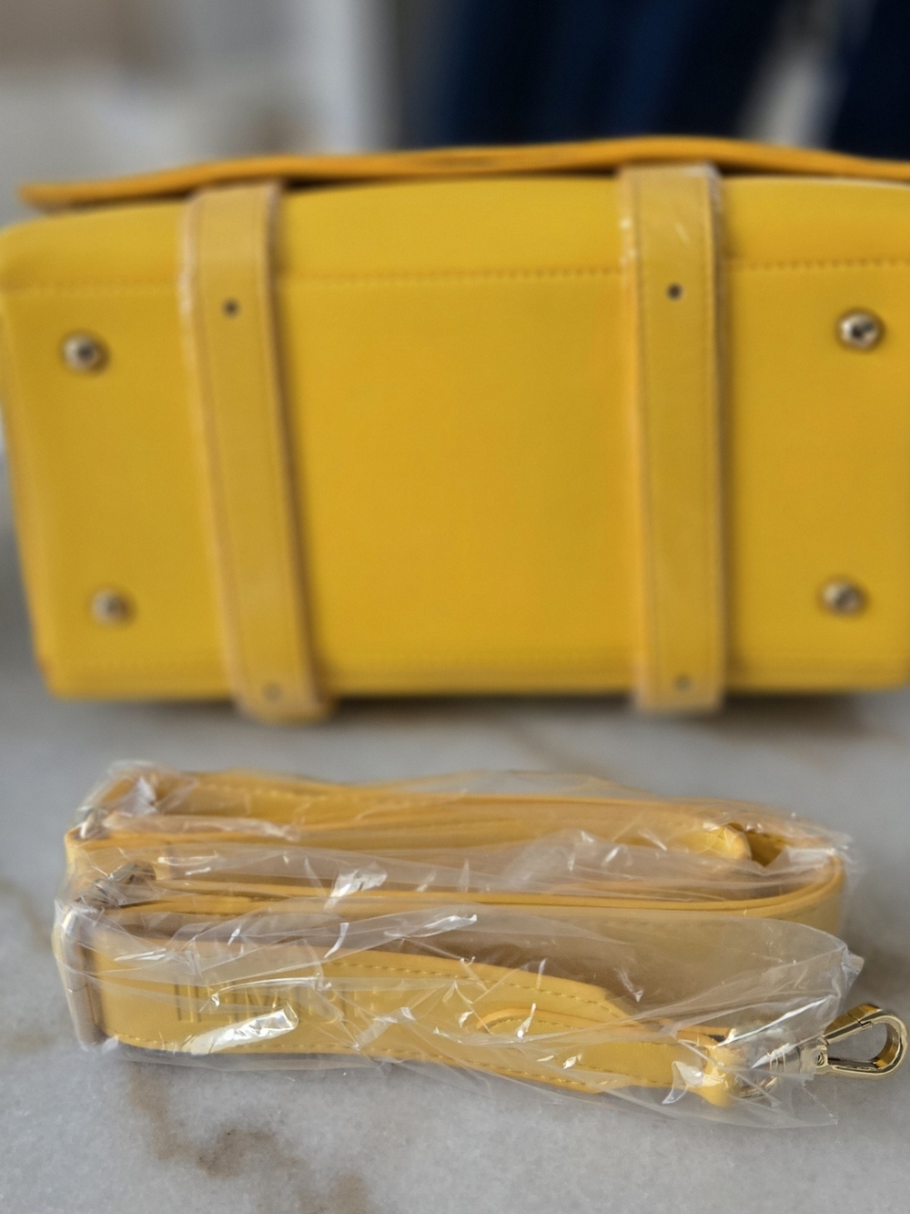 IEMBE Yellow Structured Tote Handbag - Picture 4 of 4
